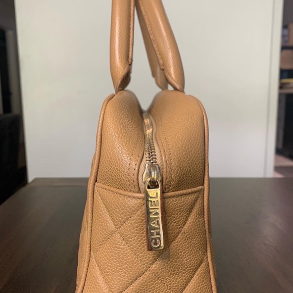 Authentic Chanel mini Boston bag - Picture 4 of 8